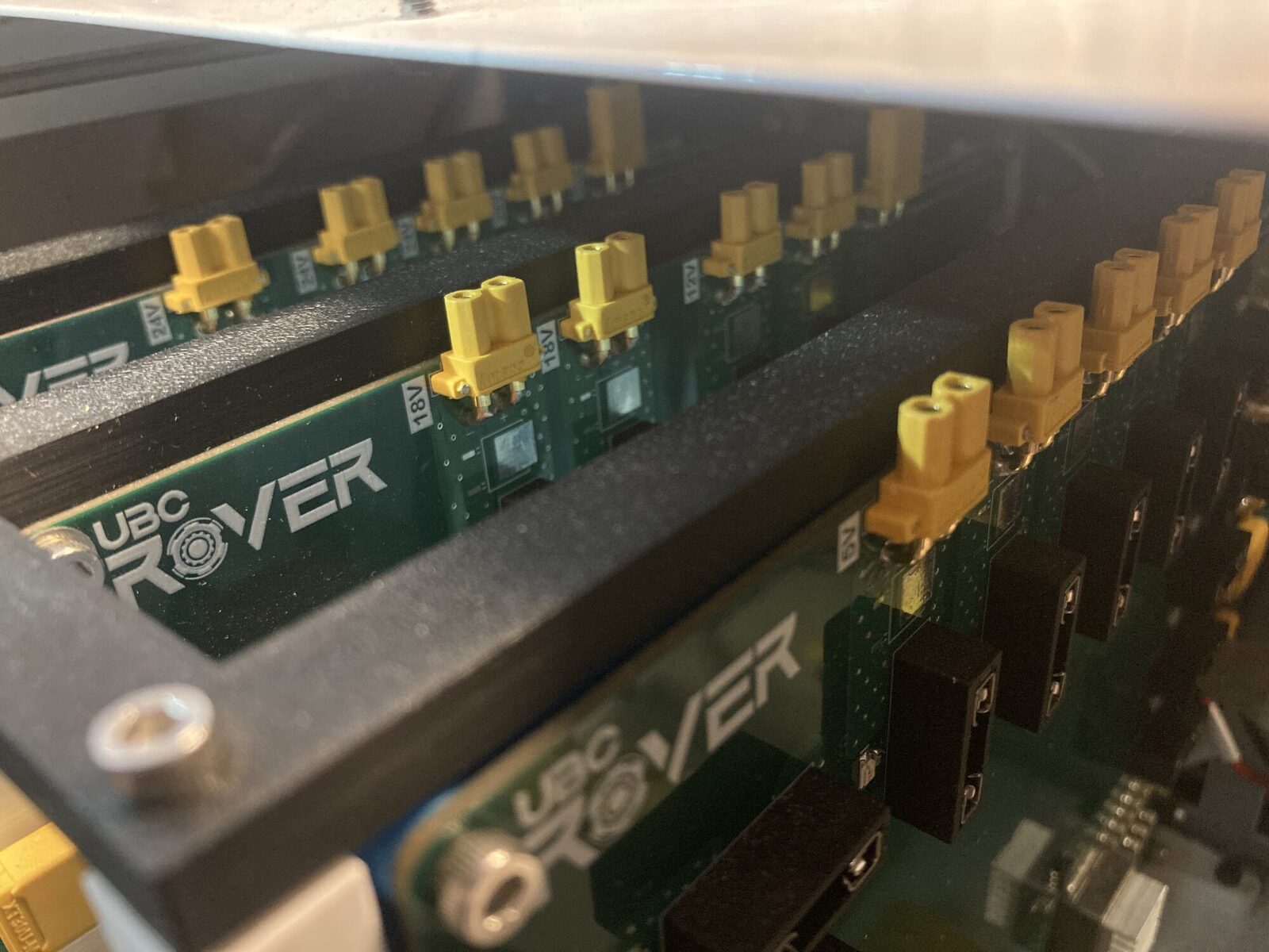Distribution boards with XT30 connectors.